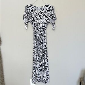 Chaus Black & White Floral Tie-Waist Maxi Dress with Short Sleeve Ties